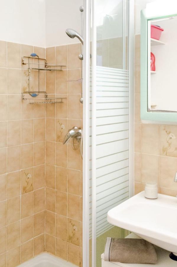 Апартаменты Cosy Studio Just A Stone'S Throw From The Beach Сент-Максим Экстерьер фото